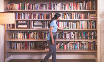چطور به بهترین نحو کتابخانهتان را بچینید