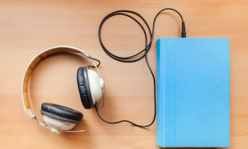 ۴ مزیت گوش دادن به کتاب‌های صوتی
