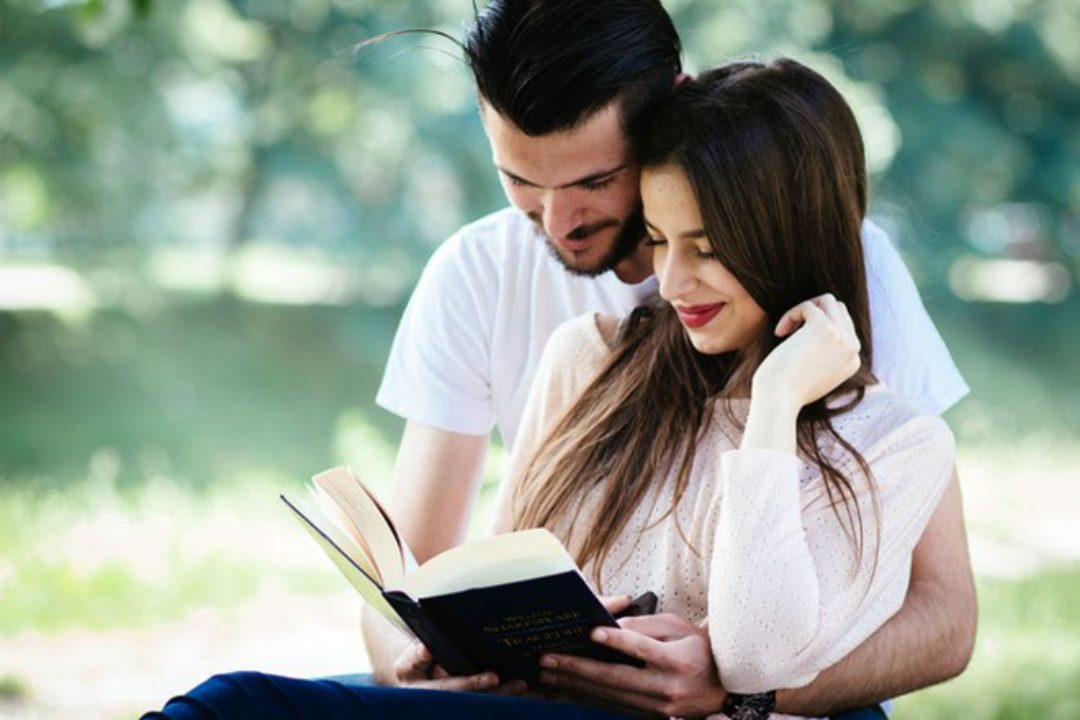 چطور همسر یا شریک زندگی‌تان را کتاب‌خوان کنید