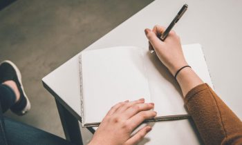 چطور میتوانیم نمایشنامهای فراموش نشدنی بنویسیم؟