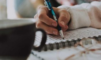 ۵ چیزی که باید در صفحه ی اول رمانتان بیاورید