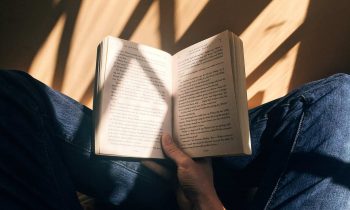 با کتاب خواندن، نویسنده بهتری شوید