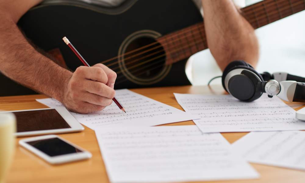 چگونه در مورد موسیقی بنویسیم: راهنمایی برای نویسندگان موسیقی