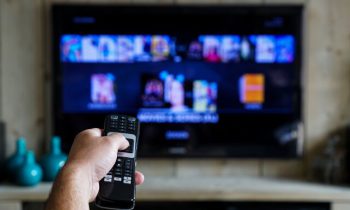 چرا نویسندگان باید بیشتر تلویزیون تماشا کنند
