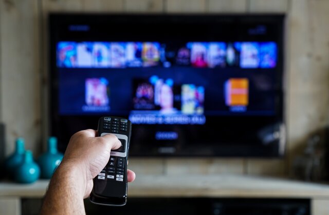 چرا نویسندگان باید بیشتر تلویزیون تماشا کنند